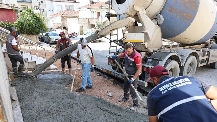 Derince’de Üstyapı Seferberliği: Çenedağ Ve Sırrıpaşa Mahalleleri Baştan Aşağı Yenileniyor!