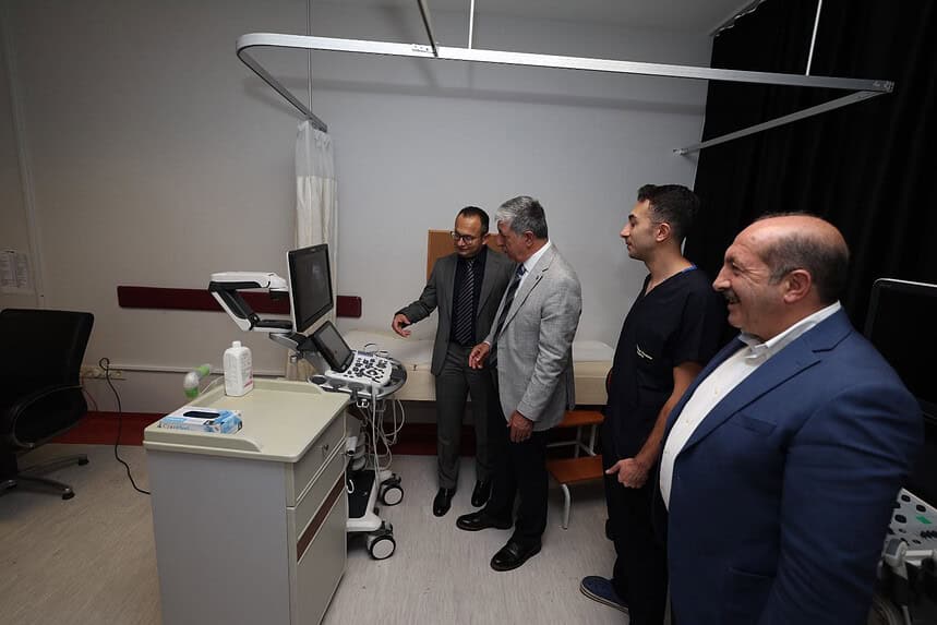 Dilovası Devlet Hastanesine Renkli Ultrason Cihazı Desteği: Belediyeden Sağlığa Önemli Katkı!