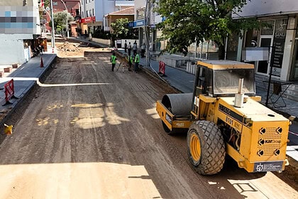 Kocaeli Büyükşehir Dilovası’nda Ulaşım Ağlarını Yeniliyor: Bağdat Ve İbni Sina Caddesi’ne Asfalt Dökülüyor!