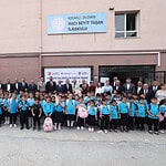 Miniklerin Okul Heyecanına Anlamlı Destek! Dilovası'nda Öğrencilere Kırtasiye Seti Dağıtıldı!