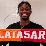 Galatasaray’ın Yeni Transferi Bitshiabu İstanbul’da: PSG Altyapılı Genç Yıldız!