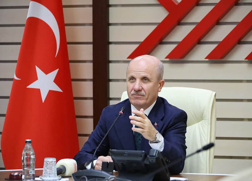 YÖK Başkanı Özvar, Gazze İslam Üniversitesinde İlk Dersi Verdi: "Eğitim Devam Etmeli"