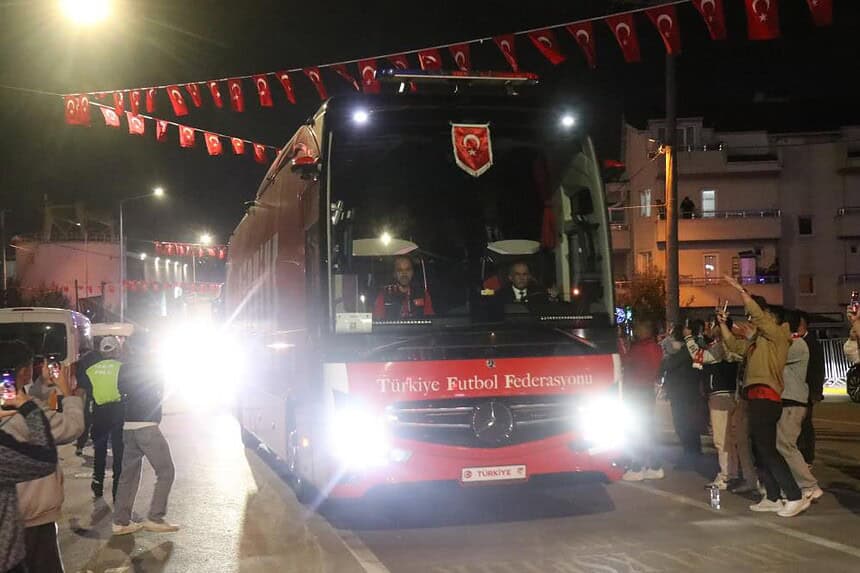 Fransa ve Türkiye Milli Takımları Turka Kocaeli Stadyumu'nda