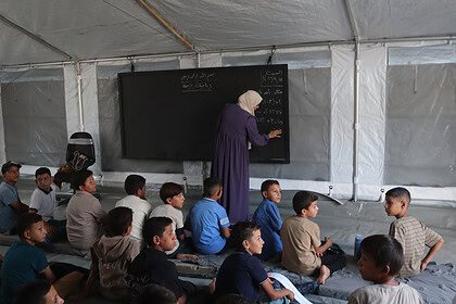 Gazze’de 3 Yıl Aradan Sonra Eğitim Çadırlarda Başladı: 541 Bin Öğrenci Ders Başı Yaptı!