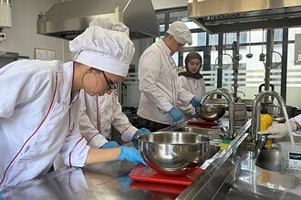 Gebze Beyaz Kalpler donanımlı gençler yetiştiriyor