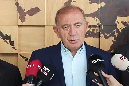 Gürsel Tekin’in CHP İstanbul İl Başkanlığı görevi sona erdi