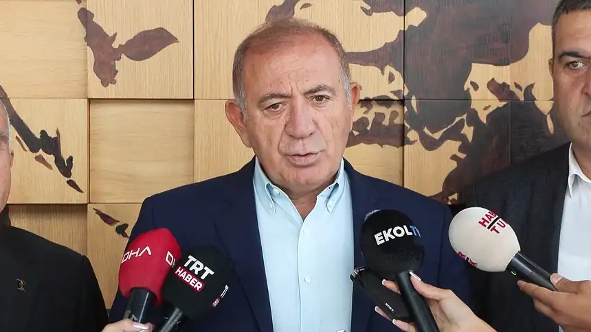 Gürsel Tekin’in CHP İstanbul İl Başkanlığı görevi sona erdi