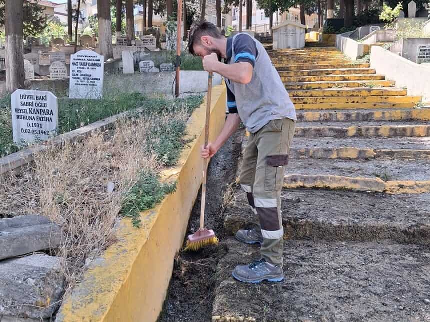 Hatıralara Saygı, Ziyaretlere Huzur
