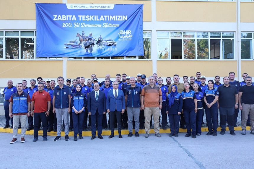 Kocaeli Büyükşehir Genel Sekreteri Hayri Baraçlı Zabıta Teşkilatı'nın 200. Yılını Telsiz Anonsuyla Kutladı!