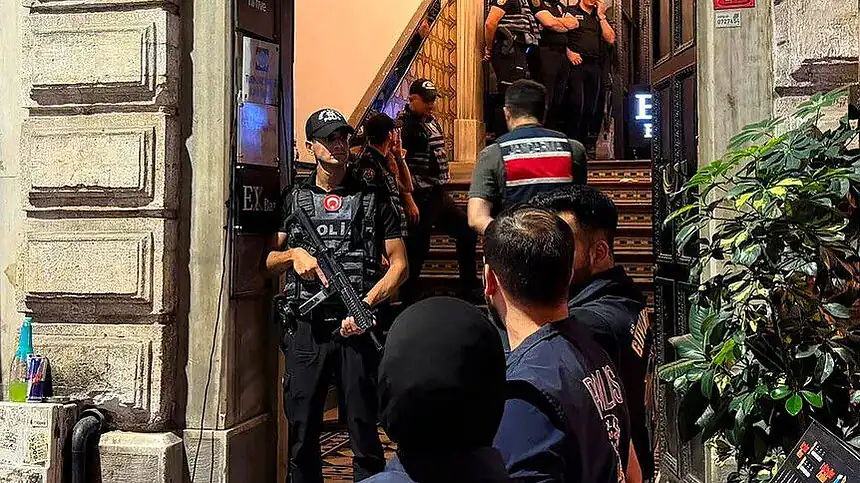 İstanbul’daki "Ailem Güvende" Operasyonunda 20 Şüpheli Tutuklandı