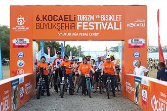 Kocaeli'de Bisiklet Festivalinin Yol Arkadaşı KOBİS Oldu: Ekipler Güzergâh Boyunca Teknik Destek Sağladı!