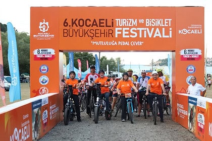 Kocaeli'de Bisiklet Festivalinin Yol Arkadaşı KOBİS Oldu: Ekipler Güzergâh Boyunca Teknik Destek Sağladı!