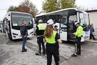 Kocaeli Emniyeti'nden Okul Ve Yurt Çevrelerinde Dev Denetim: Binlerce Şahıs Sorgulandı!