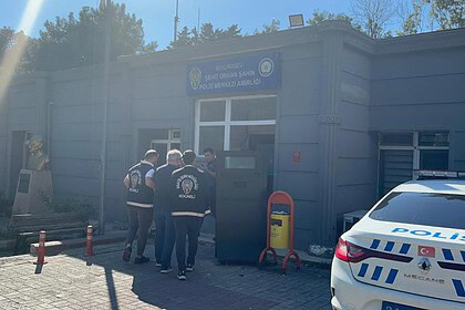 Kocaeli'de 10 Yıldır Aranan Firari Dükkanında Yakalandı, Kelepçeye İtiraz Etti