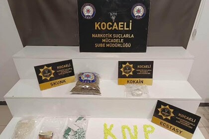 Kocaeli’de Zehir Tacirlerine Operasyon Skank, Kokain ve Ecstasy Ele Geçirildi