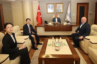 Başkan Büyükakın'dan Yoğun Ziyaretçi Trafiği: Esnaf, Muhtar Ve Sanayiciler Makamda Buluştu!