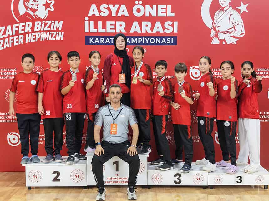 Körfez Gençlerbirliği Tekirdağ'dan Madalyalarla Döndü: Karate Şampiyonasında 10 Derece!