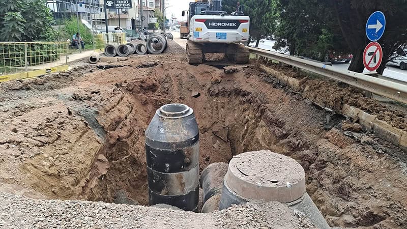 Körfez'de Altyapı Hamlesi: Cahit Zarifoğlu Ve Hamit Kaplan Caddeleri Yenileniyor
