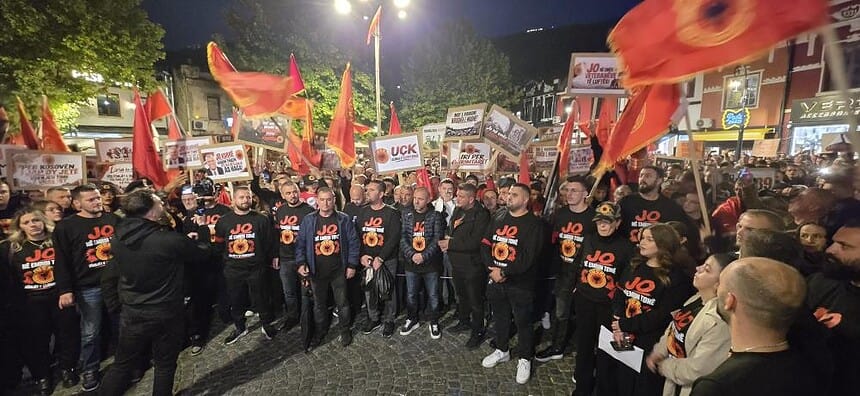 Kosova’da Özel Mahkeme’nin Eski Cumhurbaşkanı Thaçi'ye Hapis Cezası Kararı Protesto Edildi