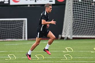 Beşiktaş'ta Leandro Trossard Şoku: Topuk Kemiğinde Ödem Tespit Edildi!