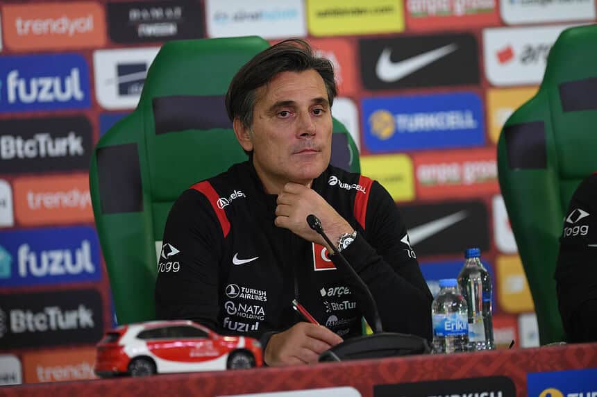 İtalya Yenilgisi Sonrası Eleştirilere Cevap! Montella İstifa Edecek mi?