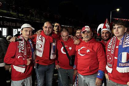 Milli Maç İçin Turka Kocaeli Stadyumu'na Akın Eden Binlerce Vatandaş Renkli Görüntüler Oluşturdu