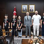 Muay Thai Türkiye Şampiyonası'nda Derece Yapan Gebzeli Sporculardan Vali İlhami Aktaş'a Ziyaret