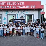 İzmit Belediyesi Robotik Kodlama Evi’nde İlk Mezuniyet Heyecanı: 46 Öğrenci Belgelerini Aldı!