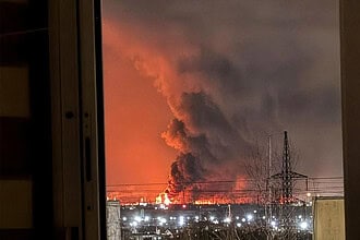 Ukrayna'dan Rusya Petrol Rafinerisine İHA Saldırısı: Yaroslavl Ve Rostov Alevler İçinde!