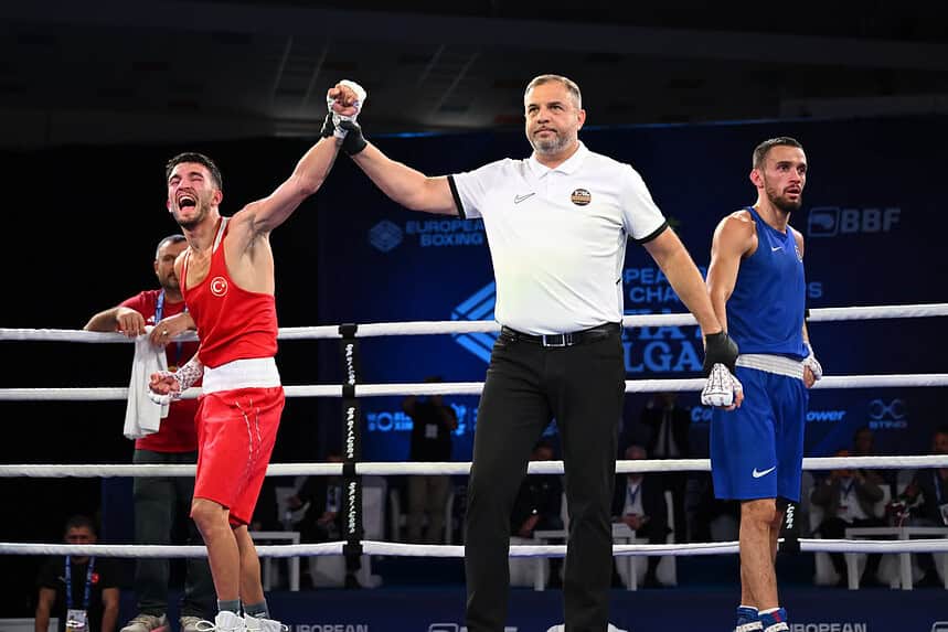 Kocaeli'nin Gururu Semih Gümüş Sofya'dan Madalyayla Döndü!