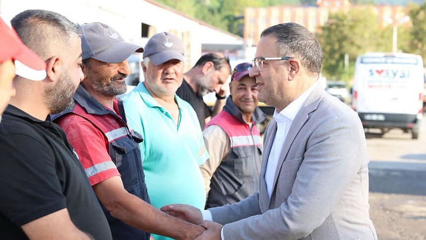 Derince Belediye Başkanı Sertif Gökçe Emekçilerle Buluştu: "Daha Güzel Bir Derince İçin Çalışıyoruz"