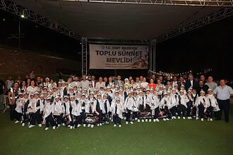 İzmit Belediyesi Toplu Sünnet Mevlidi Düzenledi: Lütfü Obuz Ailelerin Mutluluğuna Ortak Oldu!