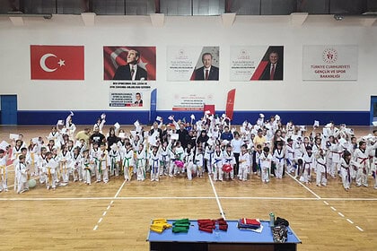 Gölcük Belediyespor’da Taekwondo Heyecanı: 250 Sporcu Kuşak Atladı!