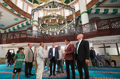 Başkan Büyükakın Karamürsel'de Vatandaşlarla Bir Araya Geldi: Çalışmaları Yerinde İnceledi!