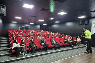 Kocaeli Emniyeti'nden Okul Servisi Rehber Personeline Trafik Güvenliği Eğitimi