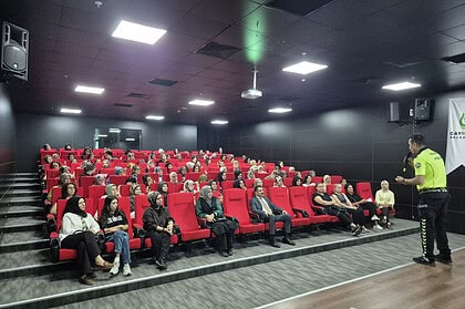Kocaeli Emniyeti'nden Okul Servisi Rehber Personeline Trafik Güvenliği Eğitimi