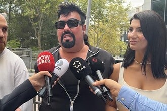 Ünlü Şarkıcı Kobra Murat Savcılığa Başvuracağını Açıkladı: "1 Milyon Dolar Vereceksin, Evini Keleşle Tararız Diyorlar"