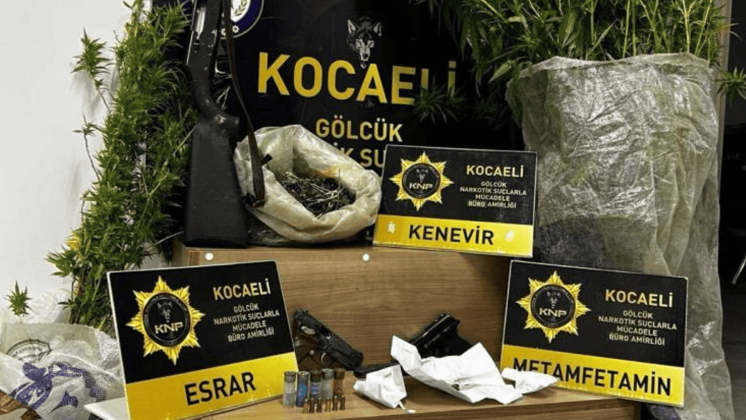 Uyuşturucu operasyonunda esrar, metamfetamin ve kenevir ele geçirildi