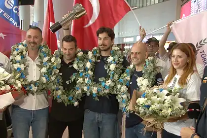 Ali Türkkan Gençler Ralli'de Dünya Şampiyonu Olan İlk Türk Pilot Oldu