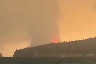 Anak Krakatau Patladı: 7 Havalimanı Kapandı, 270 Binden Fazla Yolcu Mağdur