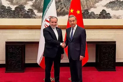 İran Dışişleri Bakanı Arakçi Pekin'de Çinli Mevkidaşı Wang Yi İle Görüştü!