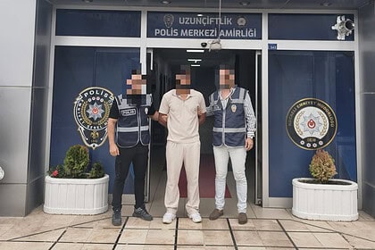 Kartepe’de Polis Baskını! 25 Yıl Kesinleşmiş Cezası Olan Firari Cinayet Hükümlüsü Yakalandı!