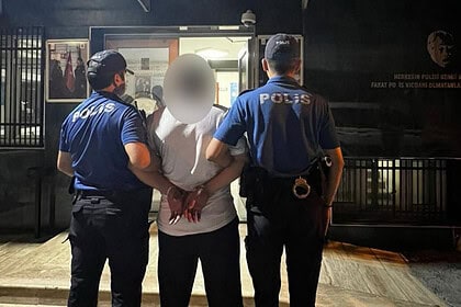 Kocaeli'de Emniyetten Eş Zamanlı Operasyon: 5 Yıl Hapis Cezası Bulunan M.T. Yakalandı!
