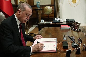 Cumhurbaşkanı Erdoğan'ın İmzasıyla Yeni Atama Kararları Resmî Gazete'de: Çok Sayıda Büyükelçi Değişti!
