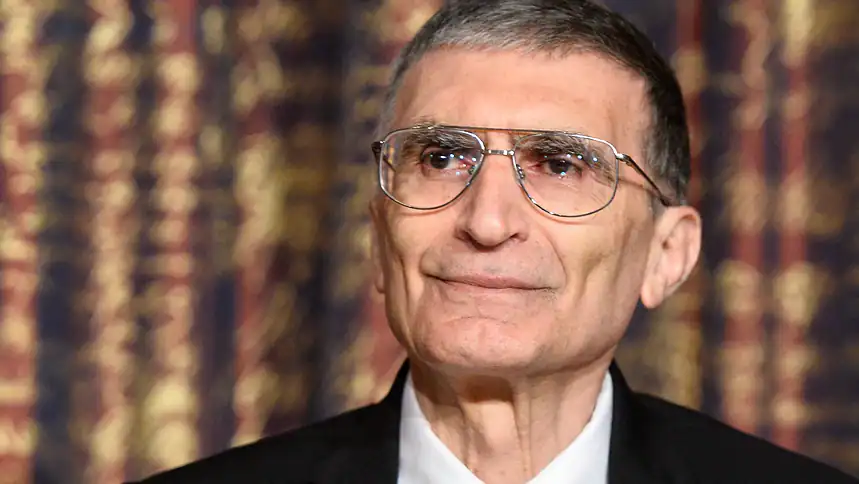 Aziz Sancar'a Azerbaycan'dan Şöhret Nişanı: Aliyev Kararnameyi İmzaladı