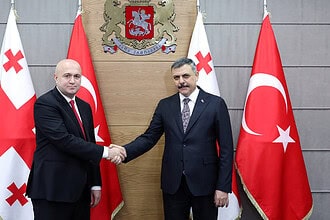Bakan Çiftçi Gürcistan'da Şehit Polisler İçin Anıta Çelenk Bıraktı