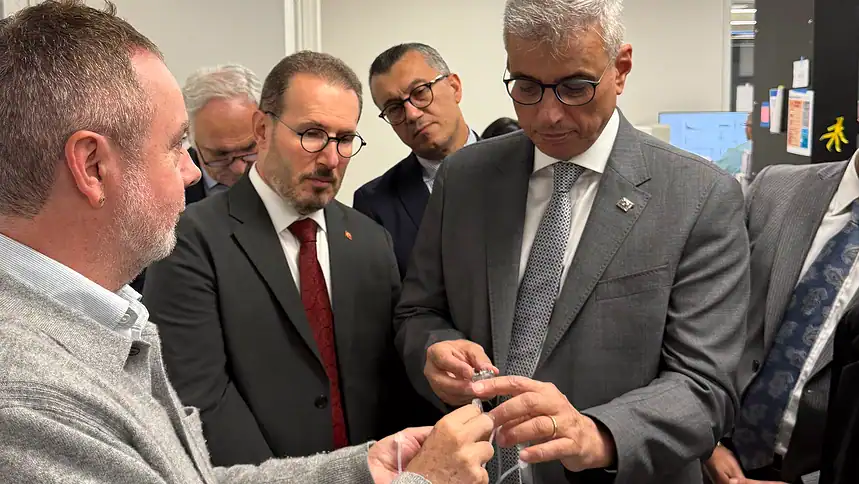 Bakan Memişoğlu ABD'de Türk Profesörün Kanser Şirketini İnceledi