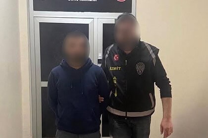 İzmit’te Bilişim Dolandırıcılığı Operasyonu: 4 Yıl Hapis Cezası Bulunan M.A.K. Yakalandı!