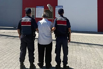 Gölcük'te JASAT Operasyonu: 25 Yıl Hapis Cezası Bulunan Cinsel İstismar Hükümlüsü Yakalandı!