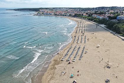Kandıra'da Olumsuz Hava Nedeniyle 4 Plajda Denize Girmek Yasaklandı